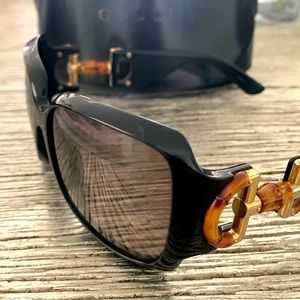 Ultra rare Gucci sunglasses in great condition and original case!